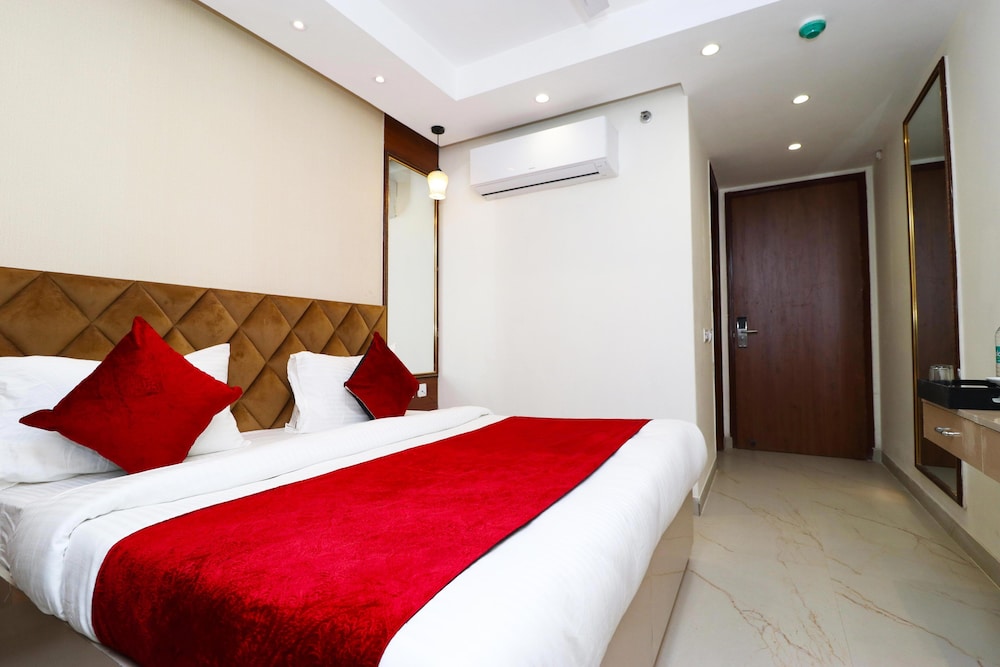 Hotel Leo Saffron Corporate Stay Pitampura