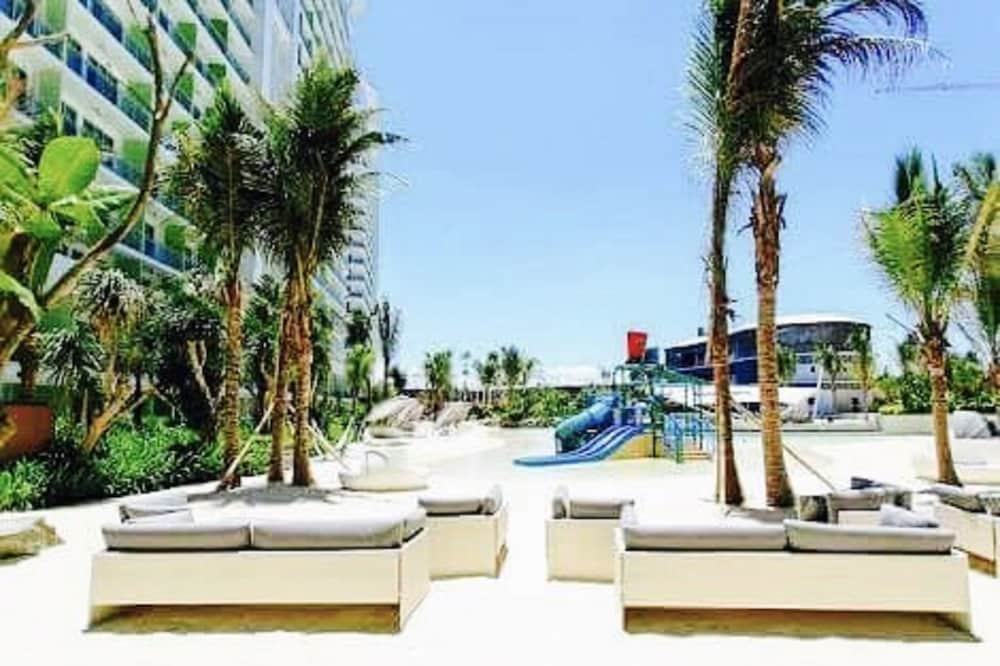 Azure Urban Resort And Residences
