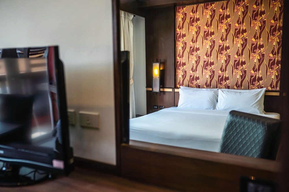 Ratana Apart Hotel at Chalong