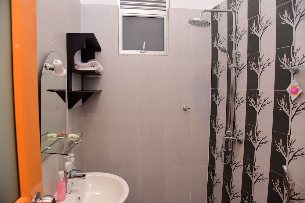 White Villa Airport Transit Hotel