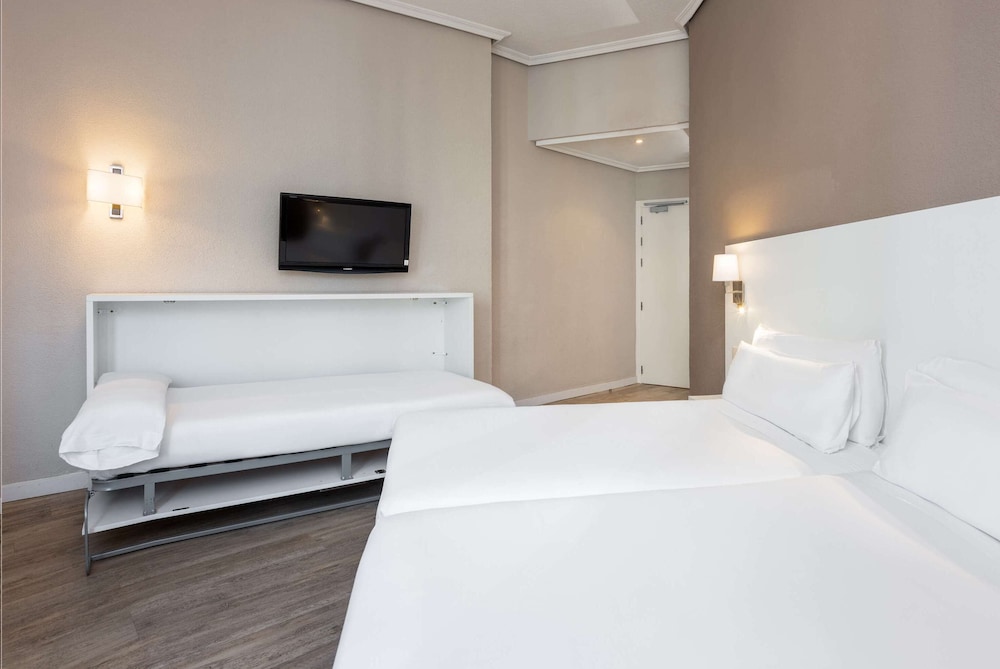 Hotel Madrid Gran Via 25 Affiliated by Meliá
