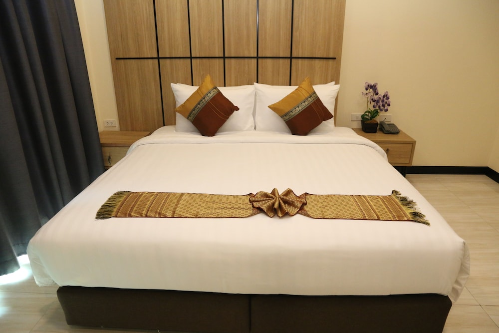 Crystal Palace Luxury Hotel