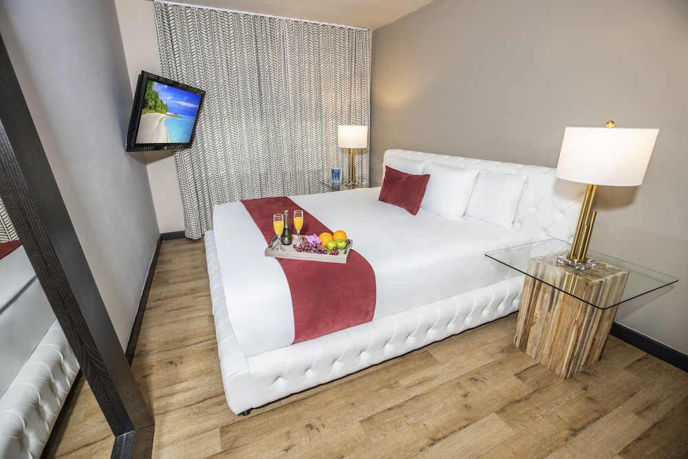 Metropole South Beach Hotel