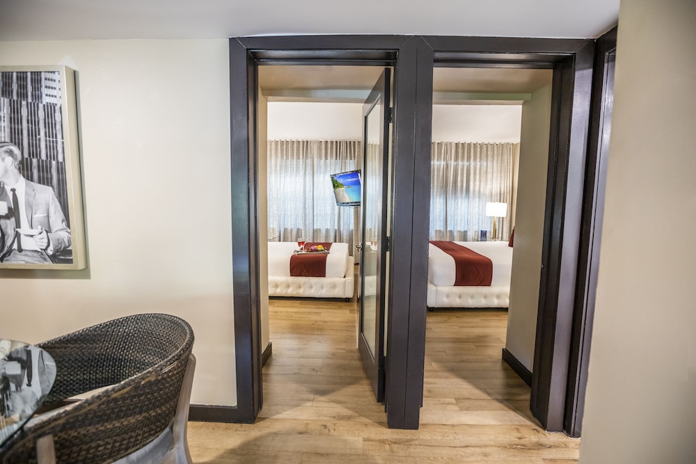 Metropole South Beach Hotel
