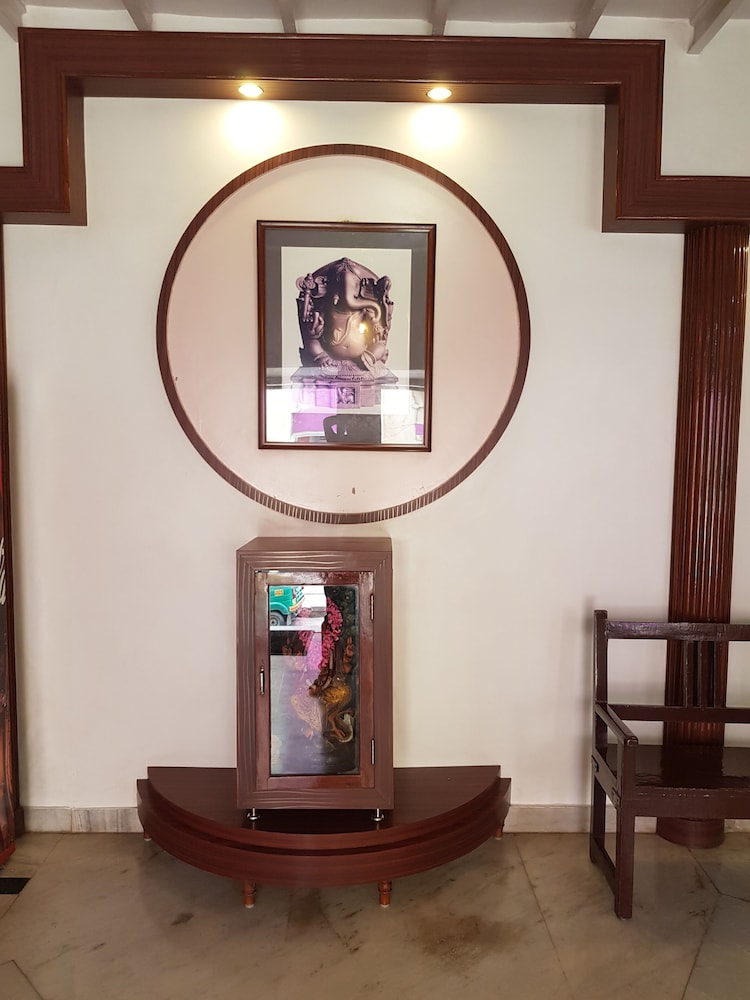 Sri Kumara Lodge