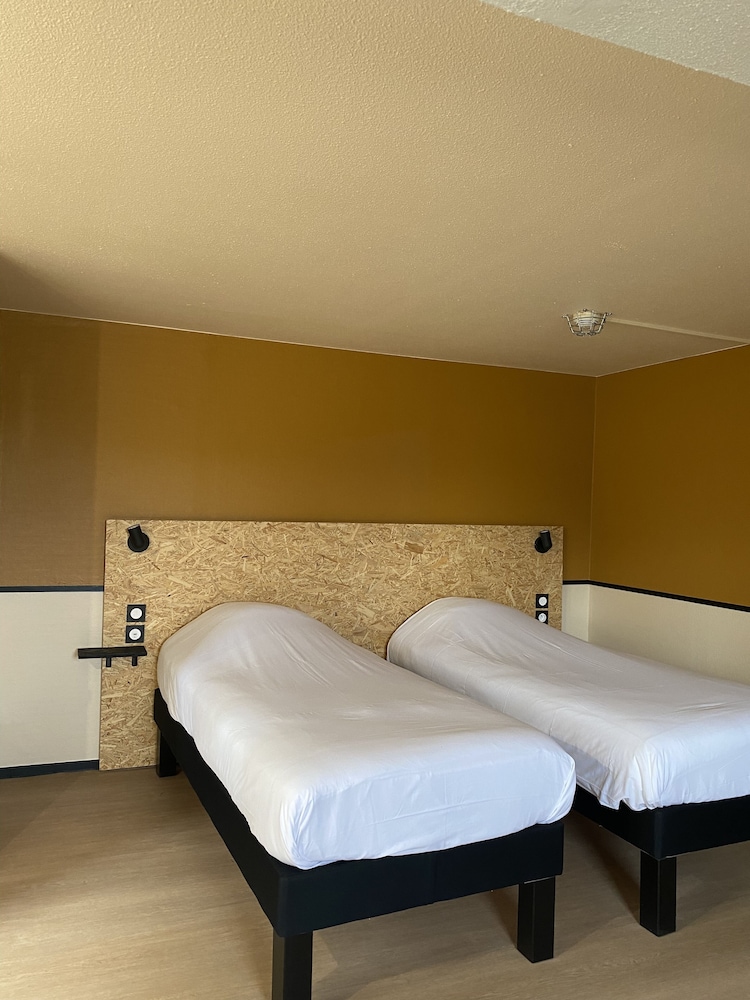 greet Hotel Villeneuve La Garenne