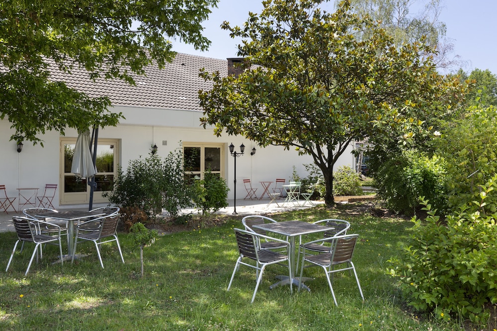 greet Hotel Villeneuve La Garenne