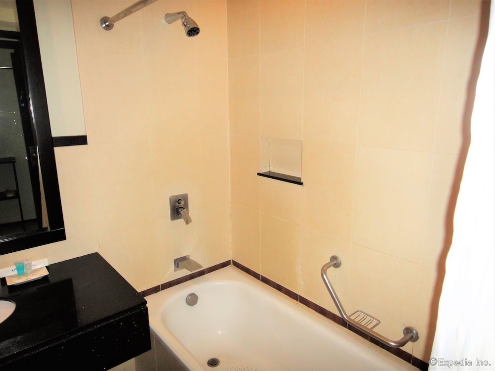 Mallberry Suites Business Hotel