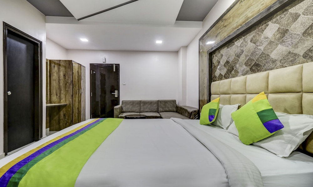 Treebo Sahara Suites, 750 M From St. John's Medical College And Hospital