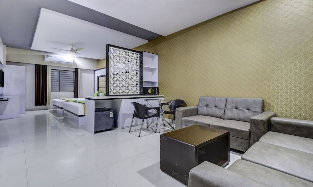 Treebo Sahara Suites, 750 M From St. John's Medical College And Hospital