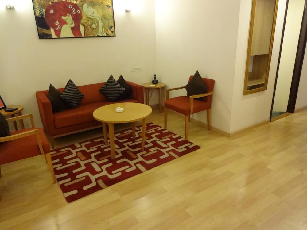 Red Fox By Lemon Tree Hotel, Hyderabad