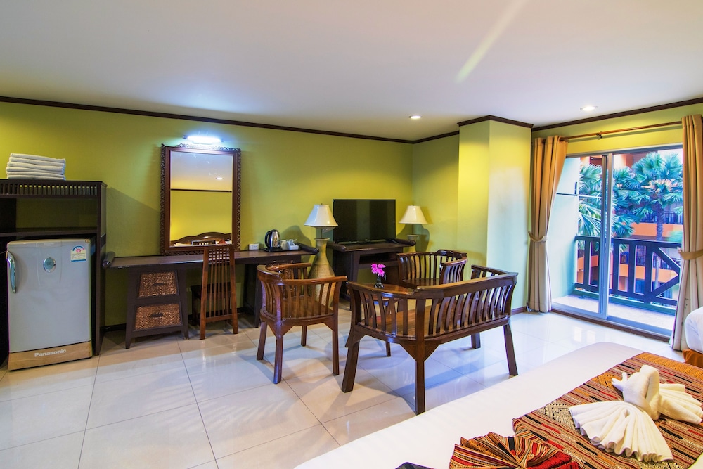 Phuphaya Resort Pattaya