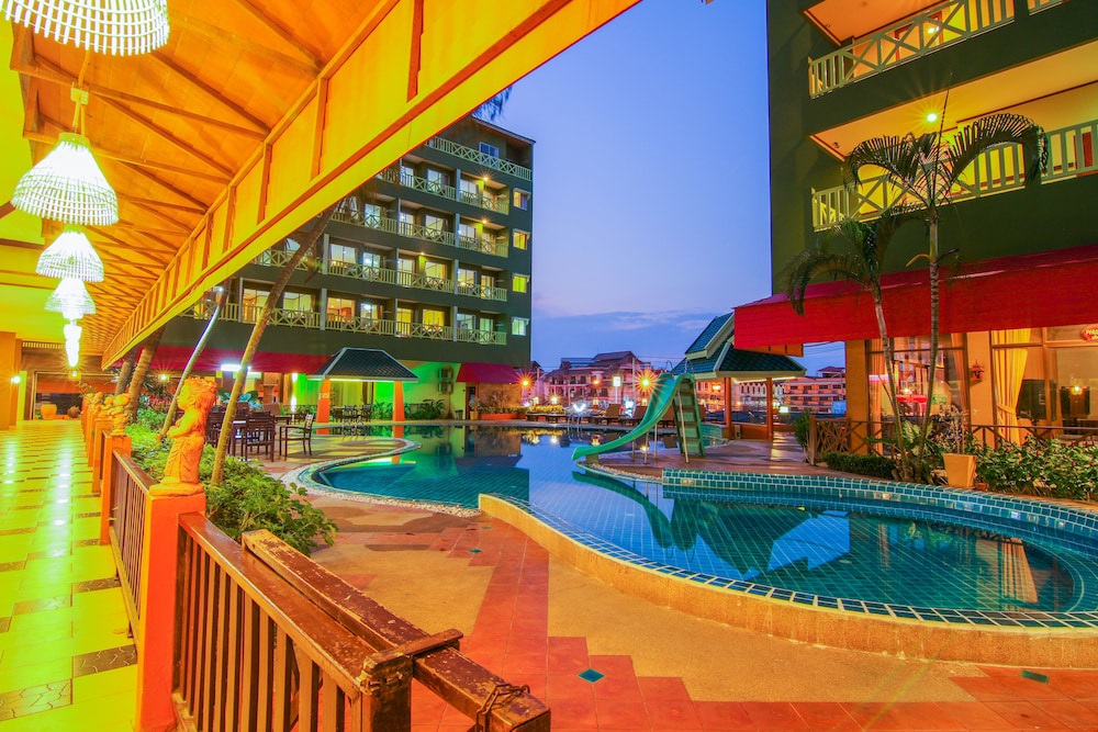 Phuphaya Resort Pattaya