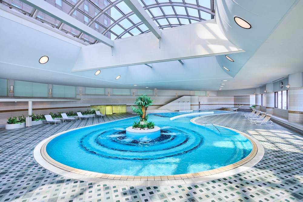 RIHGA Royal Hotel Osaka, Vignette Collection by IHG