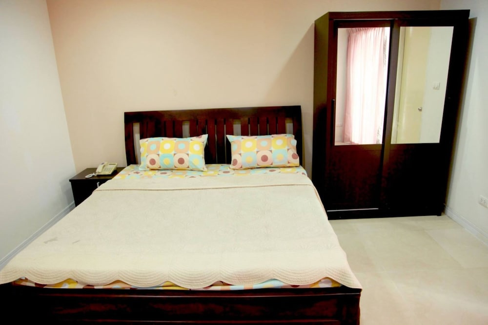 Mee sook Hotel and Residence