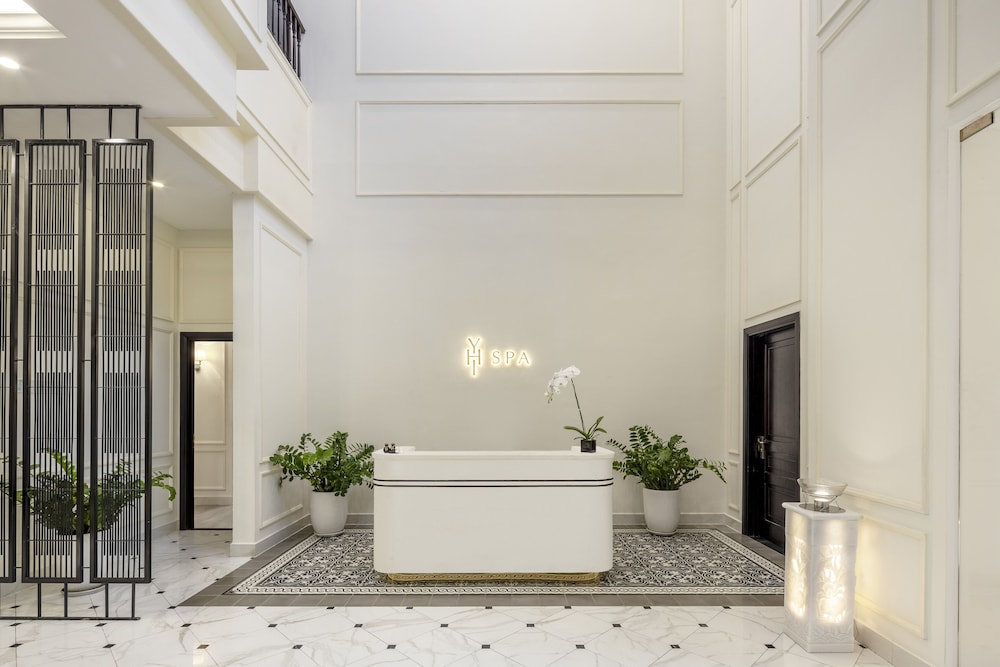 Melia Vinpearl Cam Ranh Beach Resort