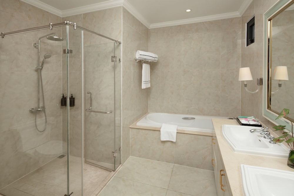 Melia Vinpearl Cam Ranh Beach Resort