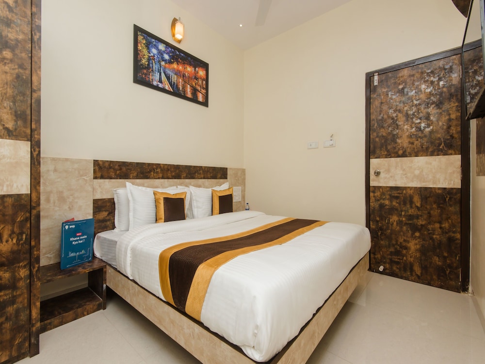 OYO 11511 Hotel Embassy Grand