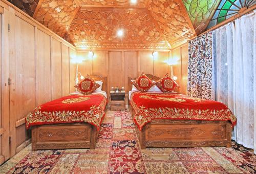 Kolu Group Of Houseboats