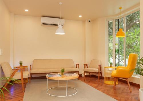 Bloom Boutique - Connaught Place New Delhi