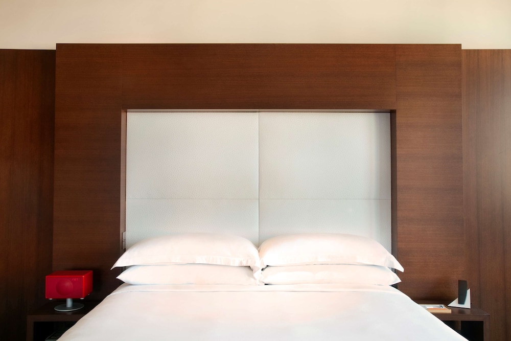 ANDAZ WEST HOLLYWOOD, BY HYATT