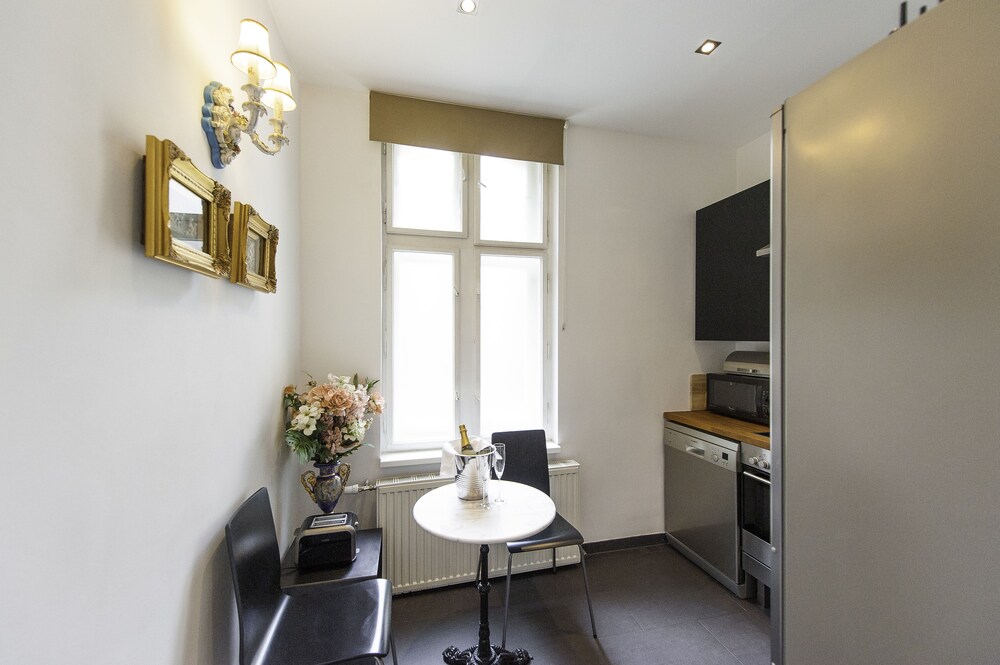 7th Heaven Vienna Center Apartments