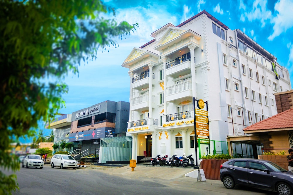  Hotel White Rock