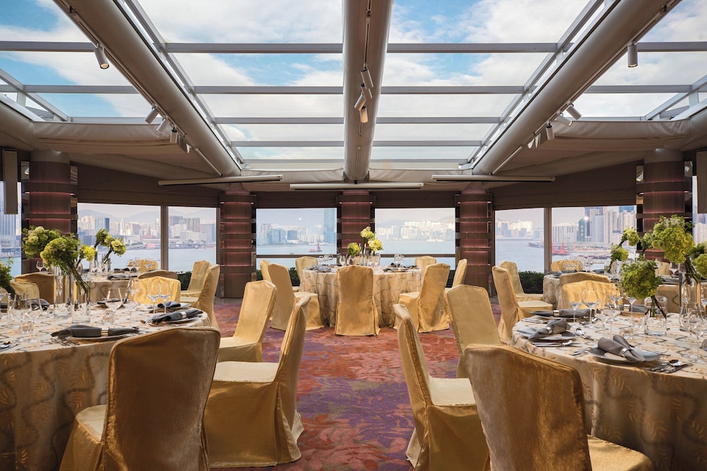 Renaissance Hong Kong Harbour View Hotel