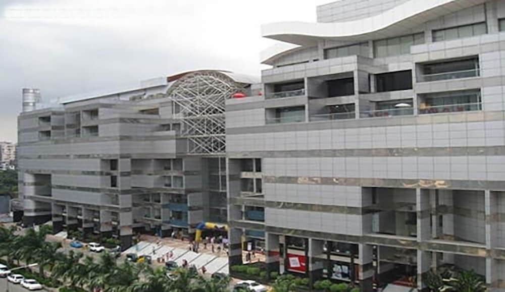 White Palace Hotel