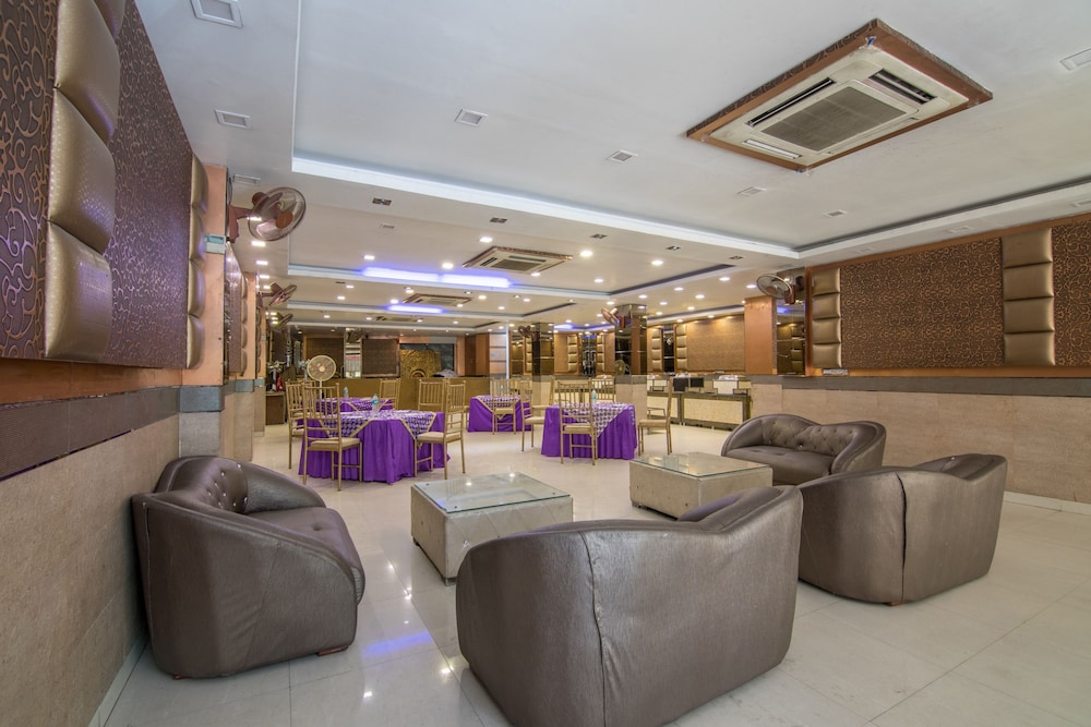 OYO 14385 Golden petal rooms
