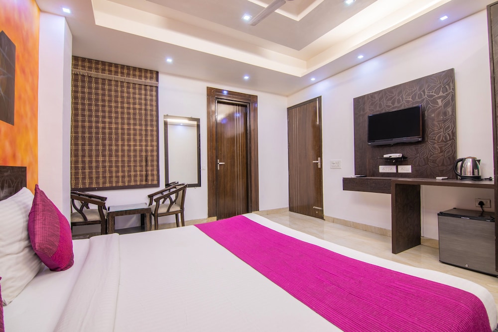 OYO 14385 Golden petal rooms