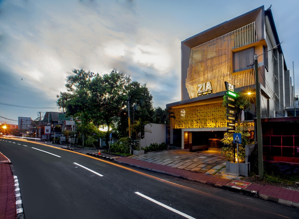 Daun Bali Seminyak Hotel