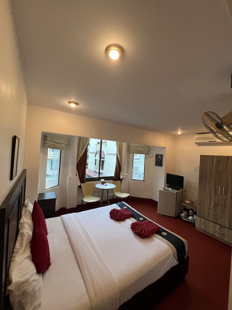Aquarius Gay Guesthouse & Sauna