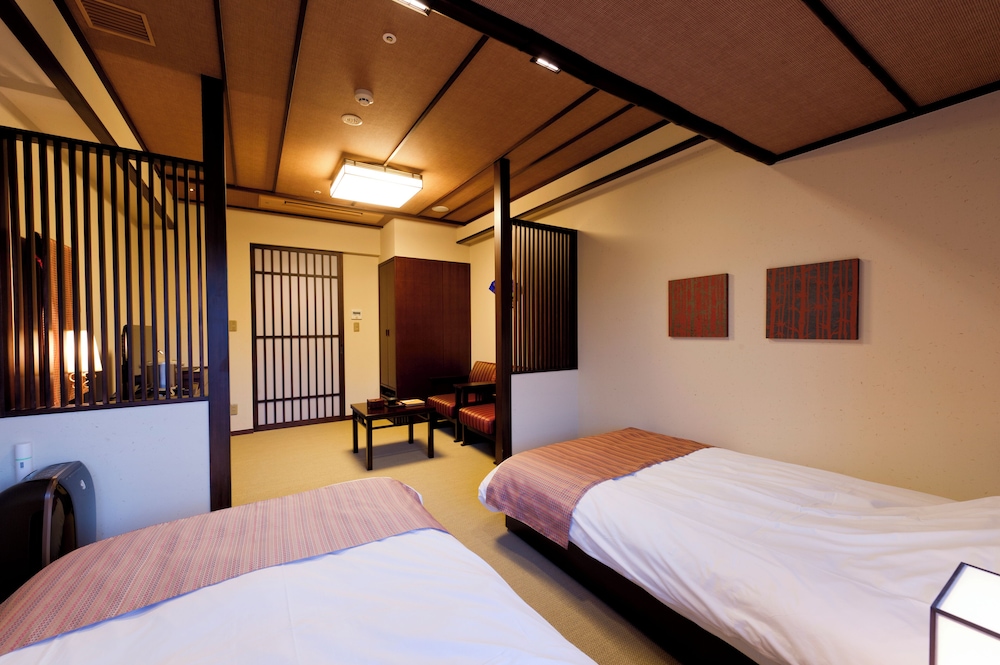 Kyoto Arashiyama Onsen Kadensho