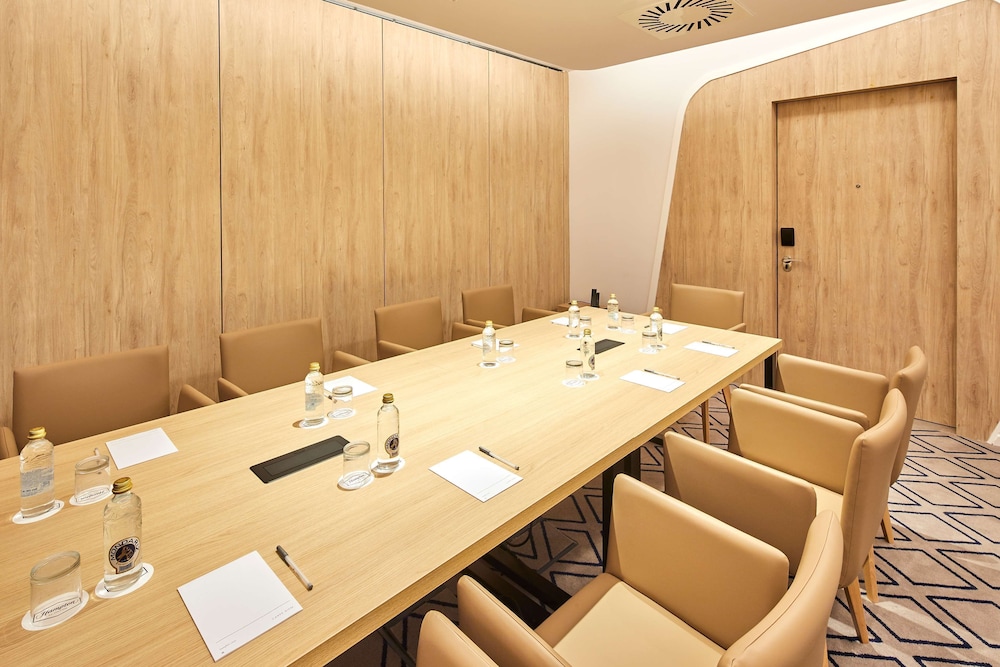 Hampton by Hilton Barcelona Fira Gran Via