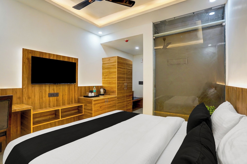Hotel Grand Address