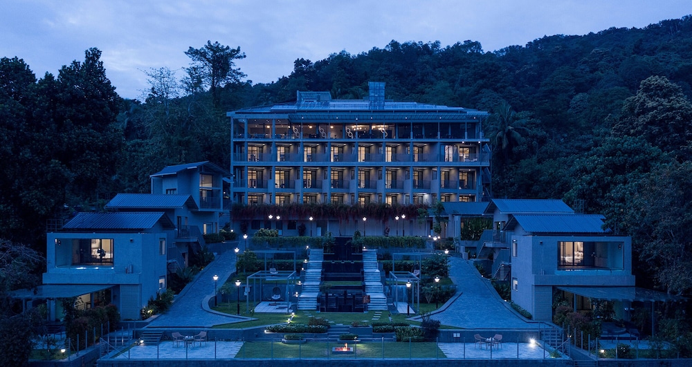 Niraamaya Retreats Samroha, Athirappilly