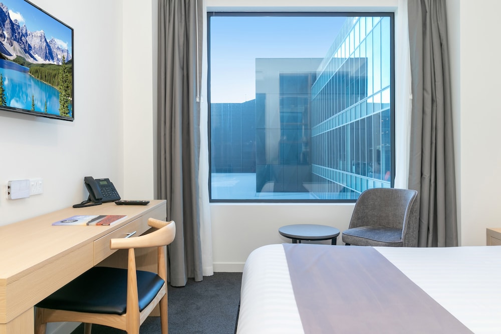 Christchurch City Hotel