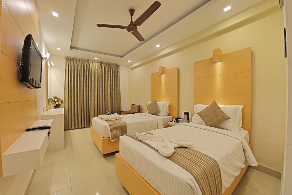 Hotel Chandra Park (Opp Railway Station)