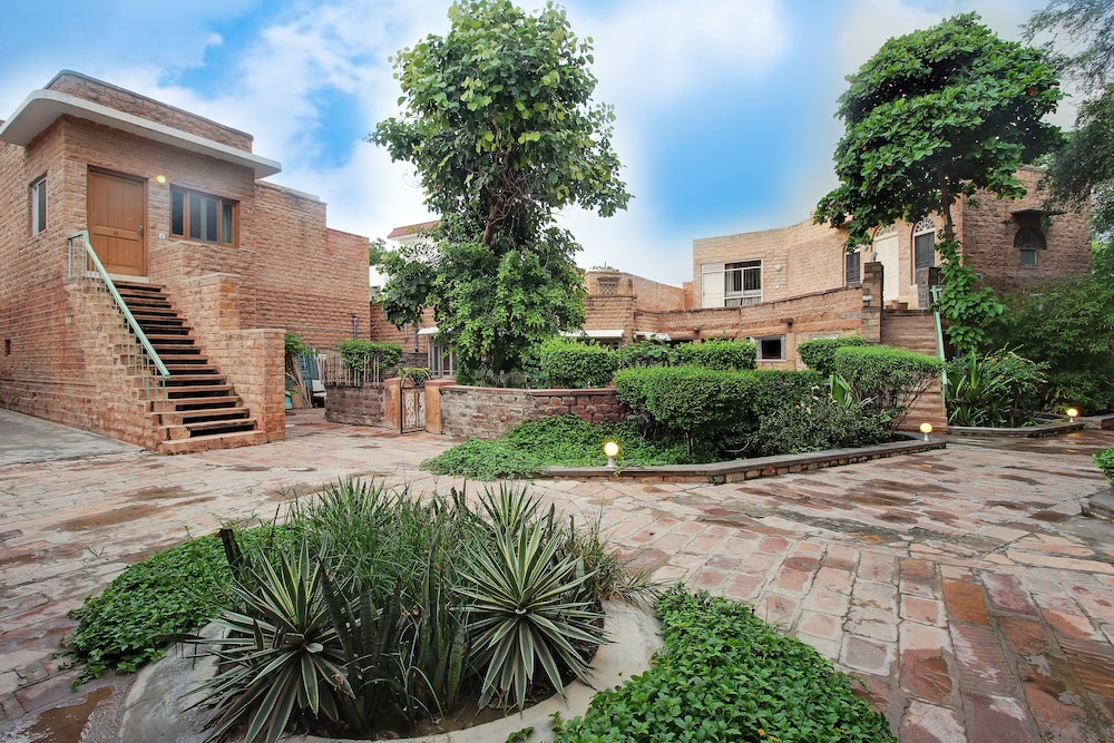 Hotel Inn Season Art Deco Heritage Hotel in Jodhpur