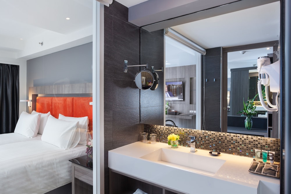 Grand 5 Hotel & Plaza Sukhumvit Bangkok
