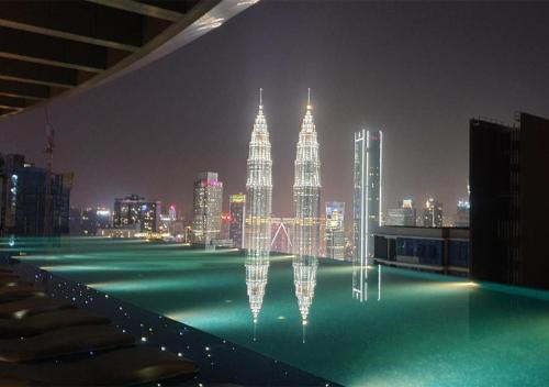 Eaton Residences KLCC SkyPool Sunset
