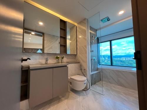Eaton Residences KLCC SkyPool Sunset