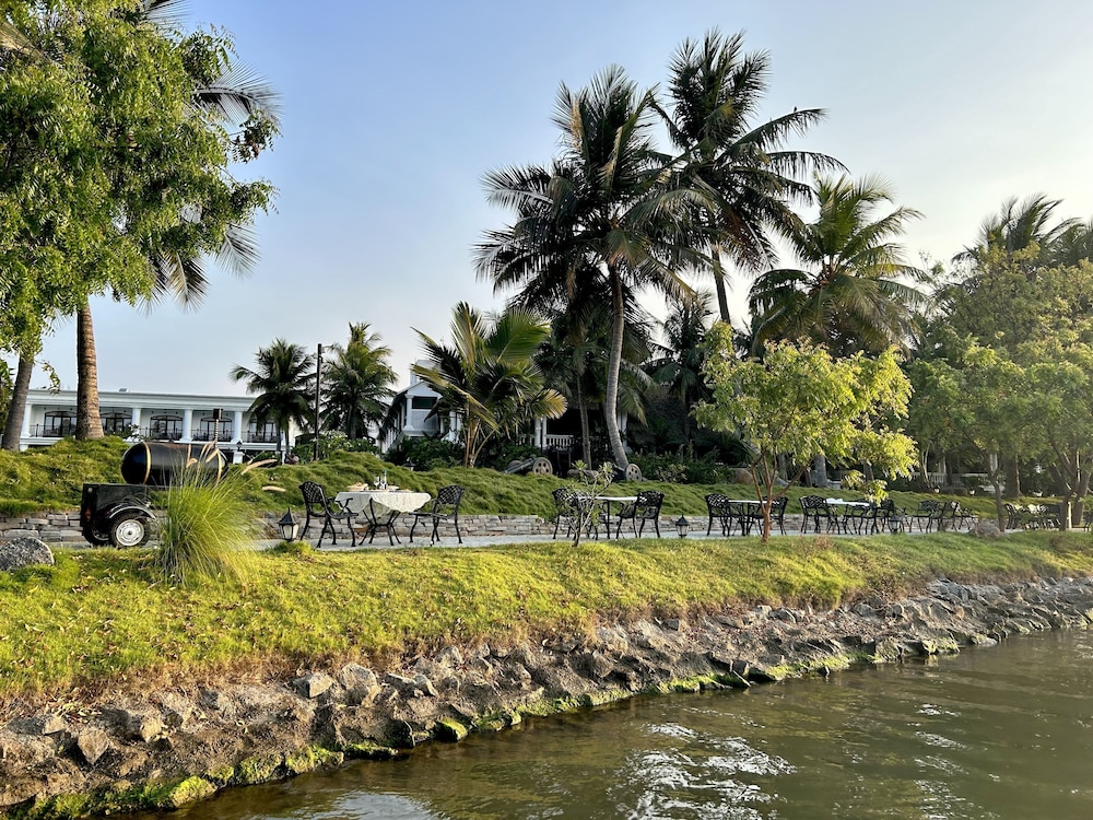 Lagoon Sarovar Premiere Resort, Pondicherry