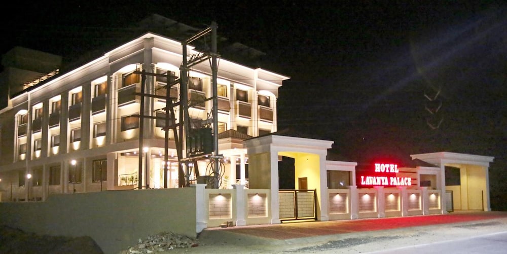 Hotel Lavanya Palace