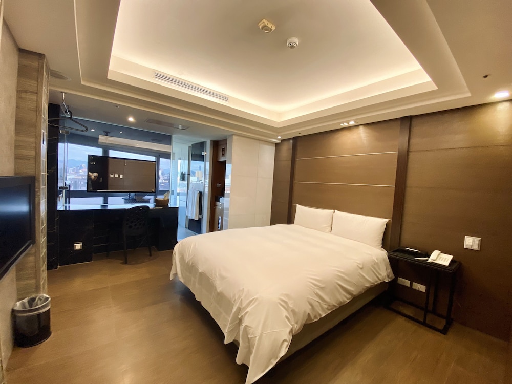 Burgary Hotel