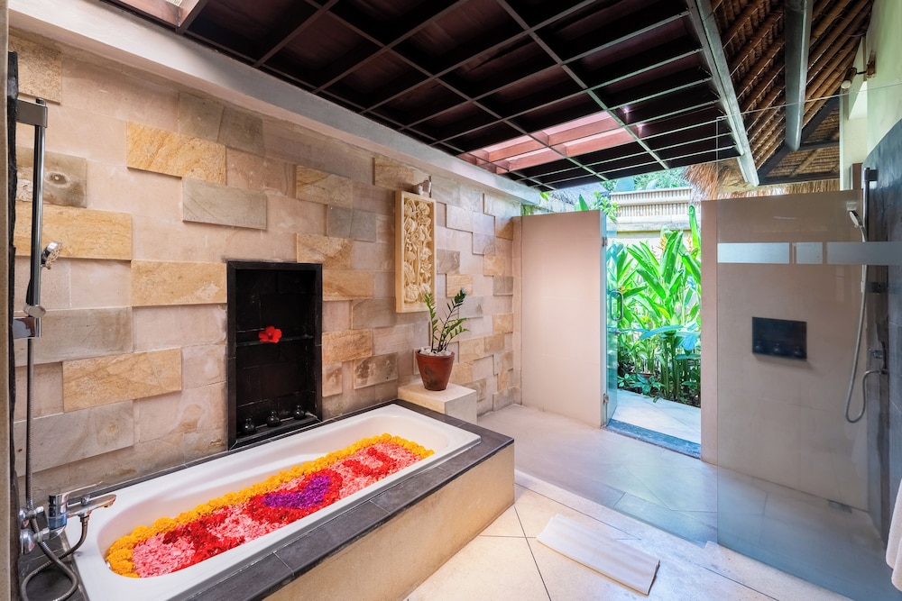 Maya Sayang Villas & Restaurant Seminyak