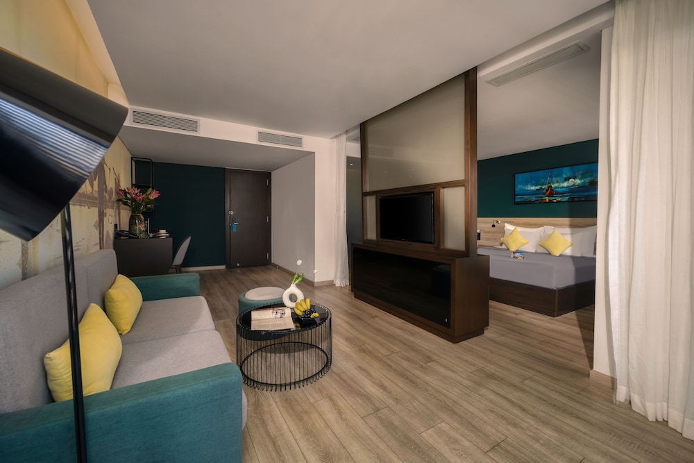 Satya Da Nang Hotel Han Market