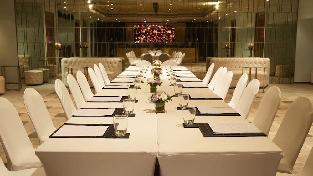 InterContinental Marine Drive Mumbai, an IHG Hotel