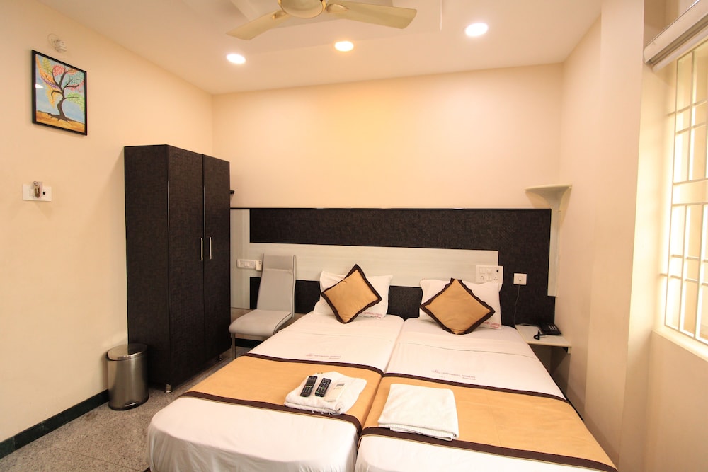 Hotel Rathnavel Towers Annex